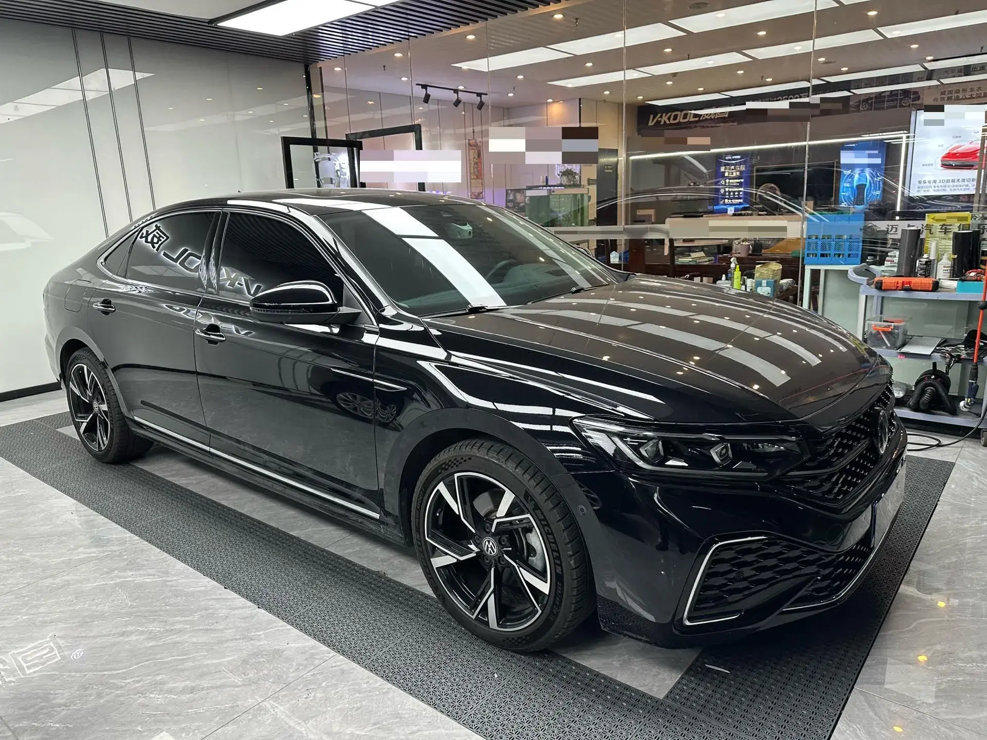 2022 VOLKSWAGEN PASSAT thumbnail 3