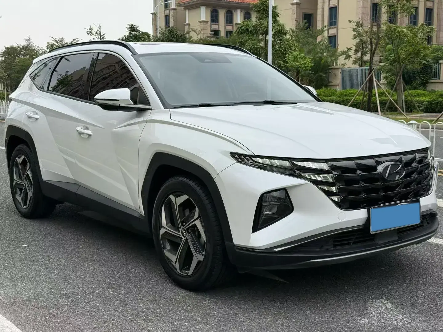 2021 HYUNDAI TUCSON thumbnail 3