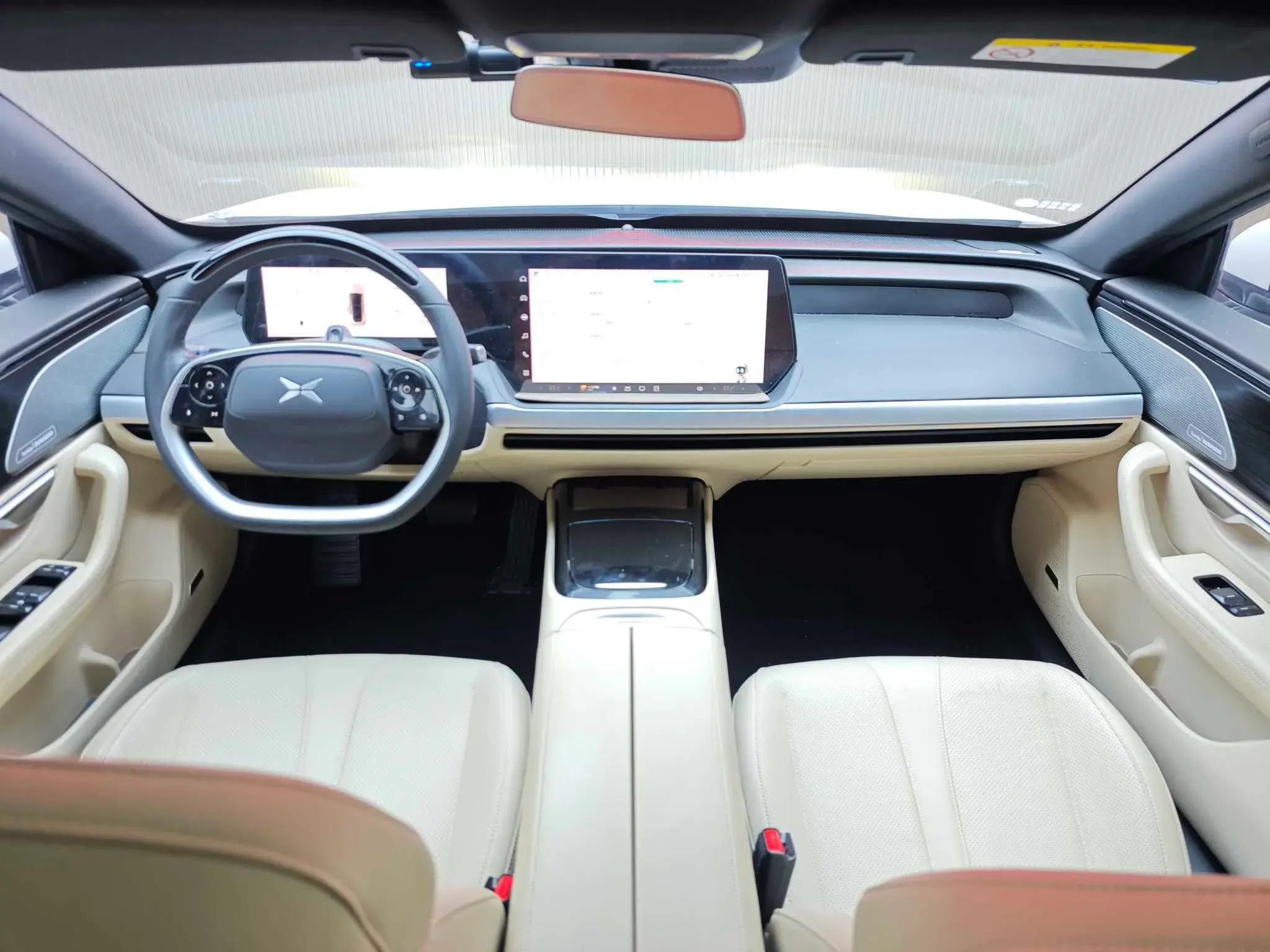 2020 XPENG P7 thumbnail 2