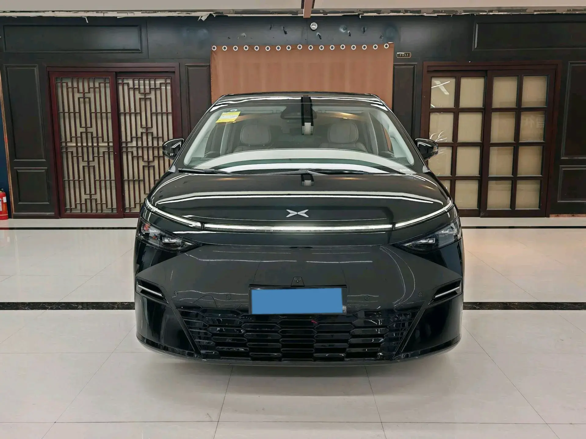 2025 XPENG X9 thumbnail 2