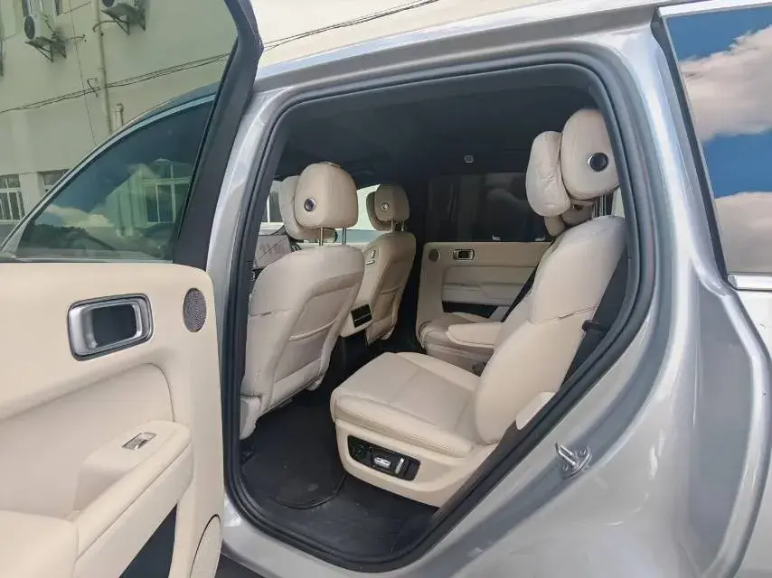 2023 LI L7 thumbnail 4