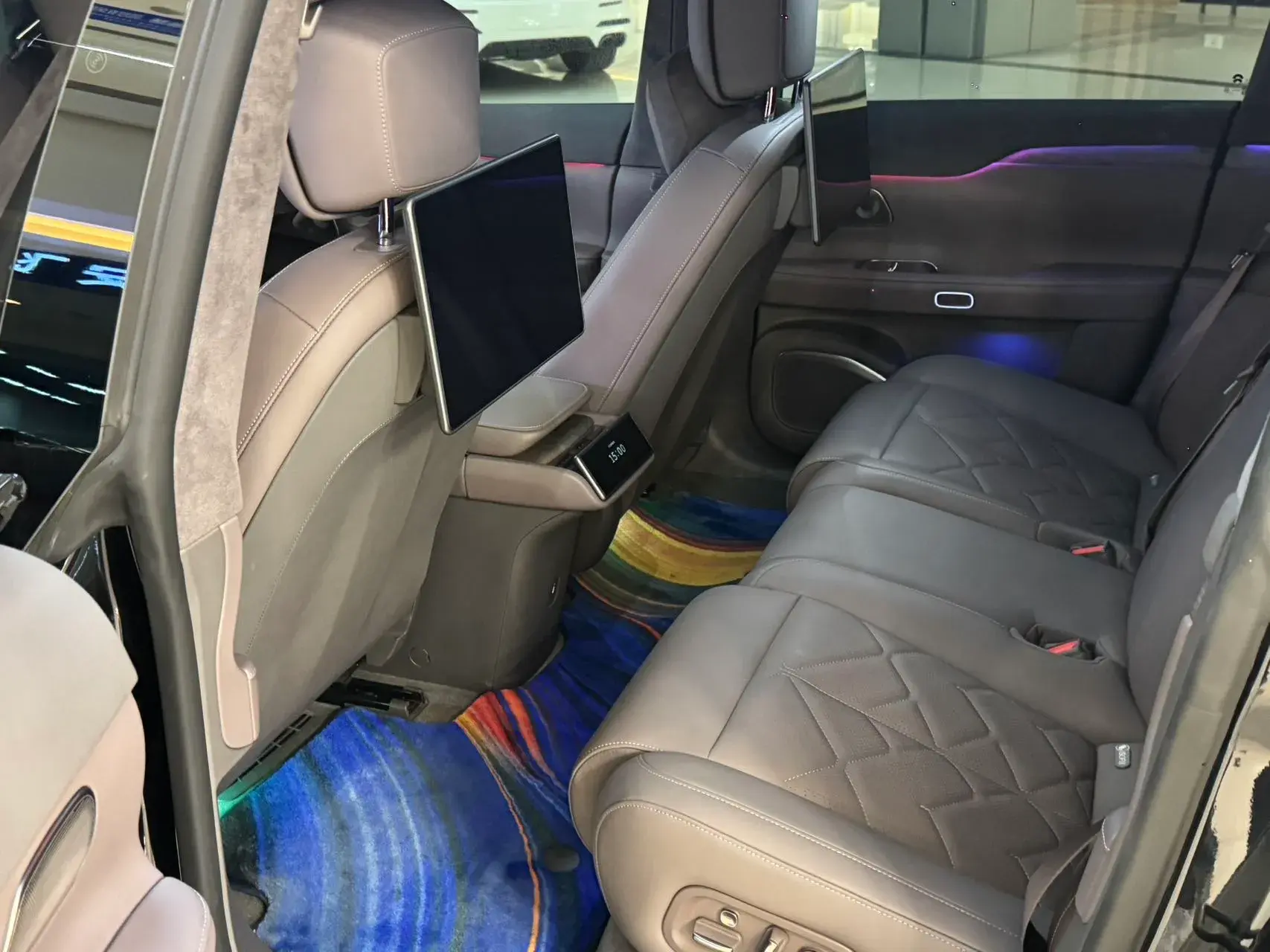 2024 NIO ET7 thumbnail 3