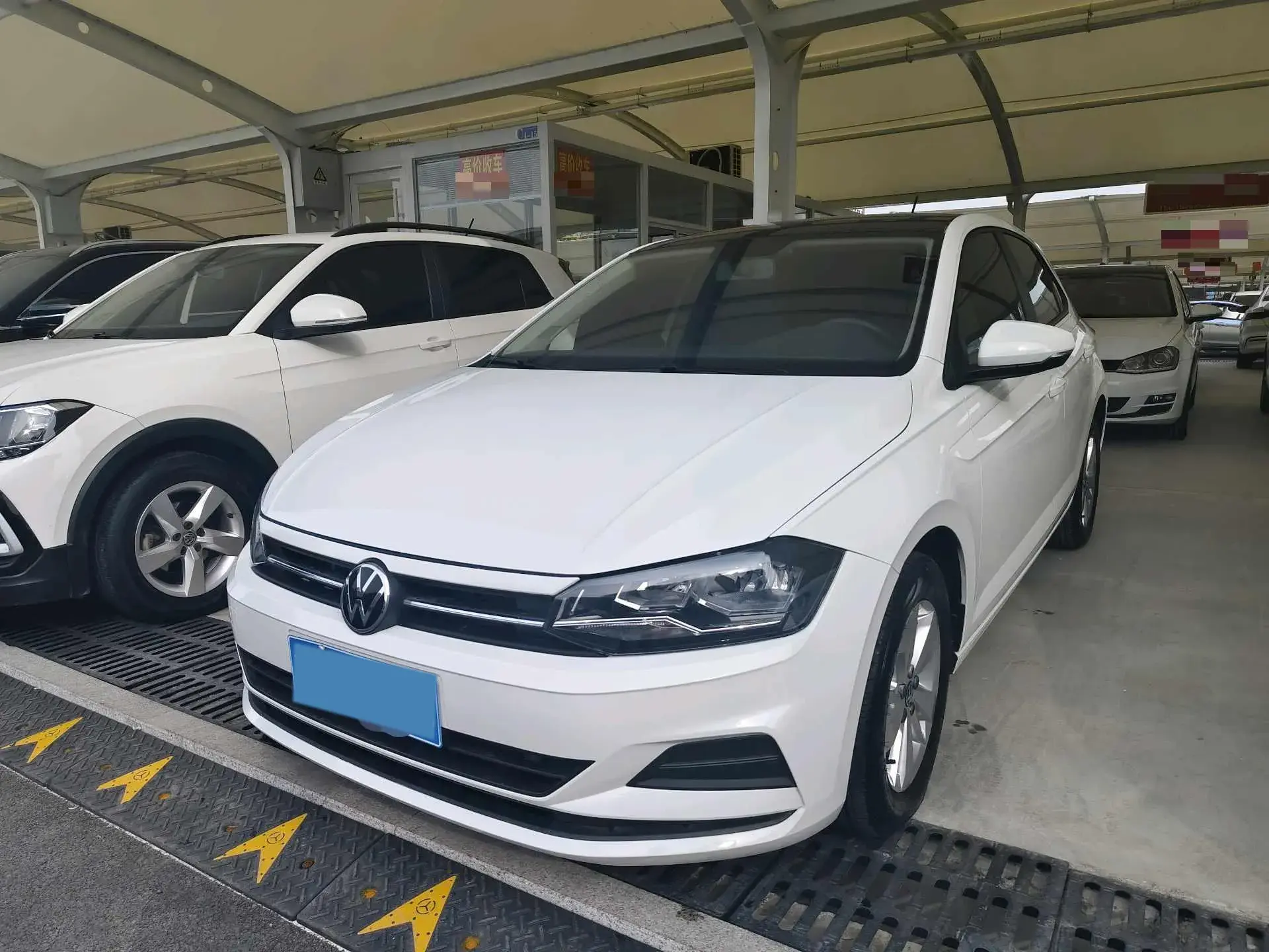 2023 VOLKSWAGEN POLO view 1