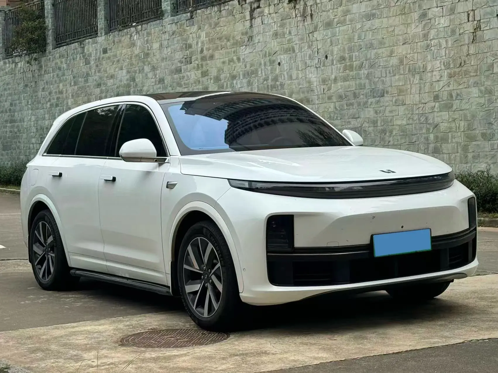 2023 LI L7 thumbnail 3