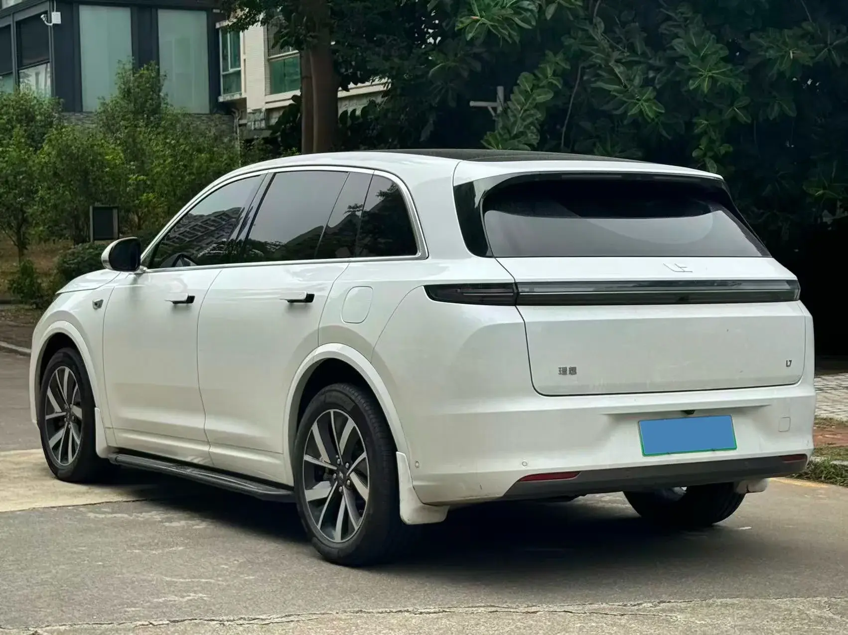 2023 LI L7 thumbnail 4