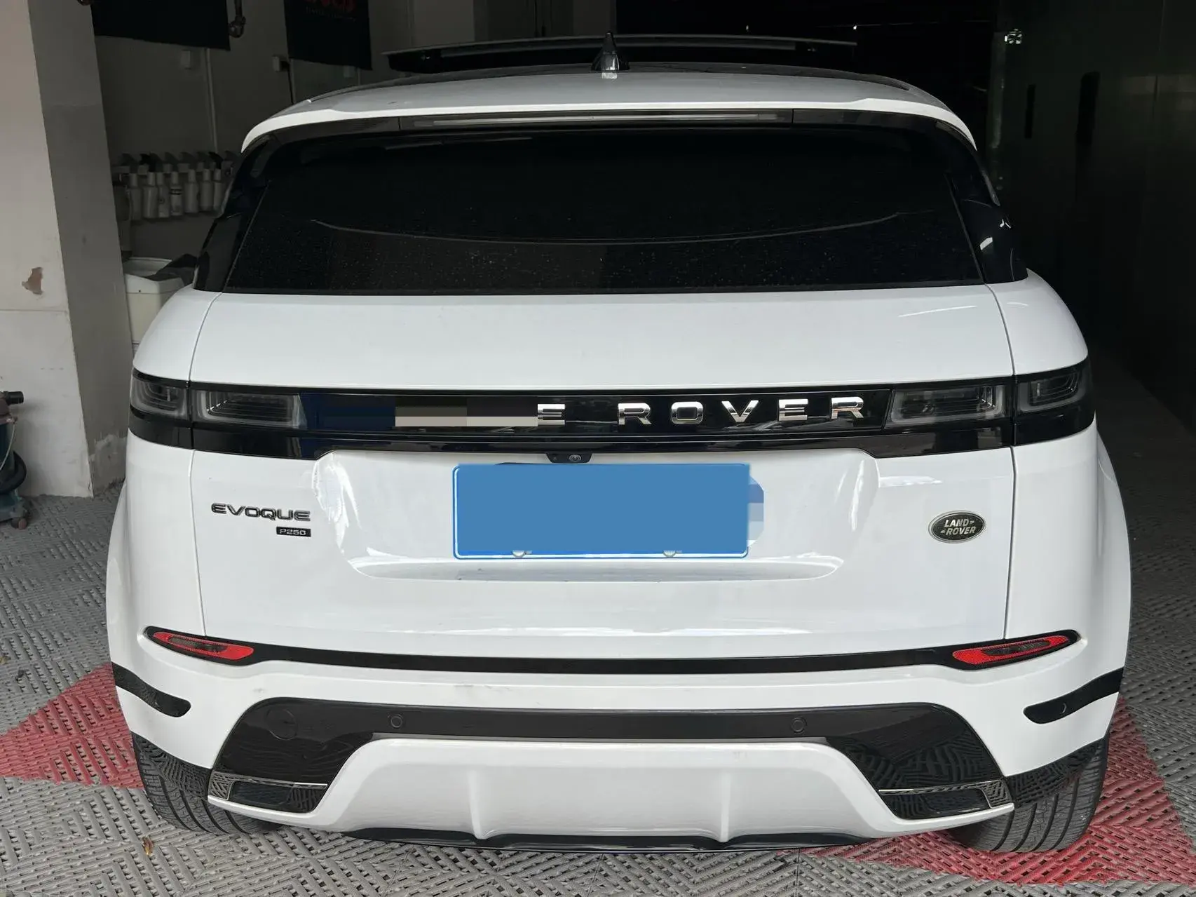 2021 LAND ROVER thumbnail 4