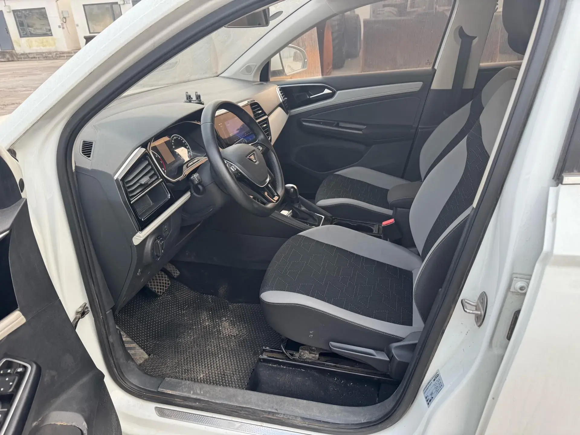 2022 JETTA VS7 thumbnail 4