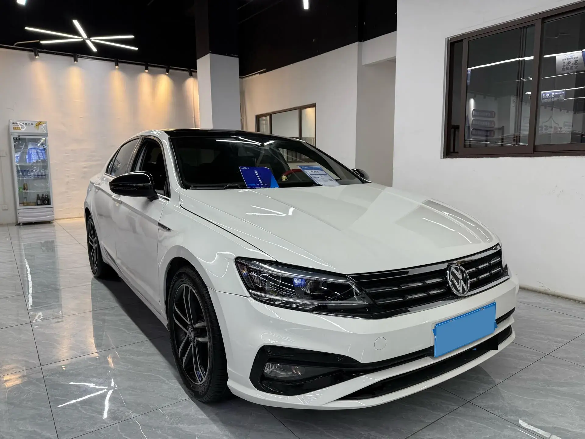 2021 VOLKSWAGEN LAMANDO thumbnail 3