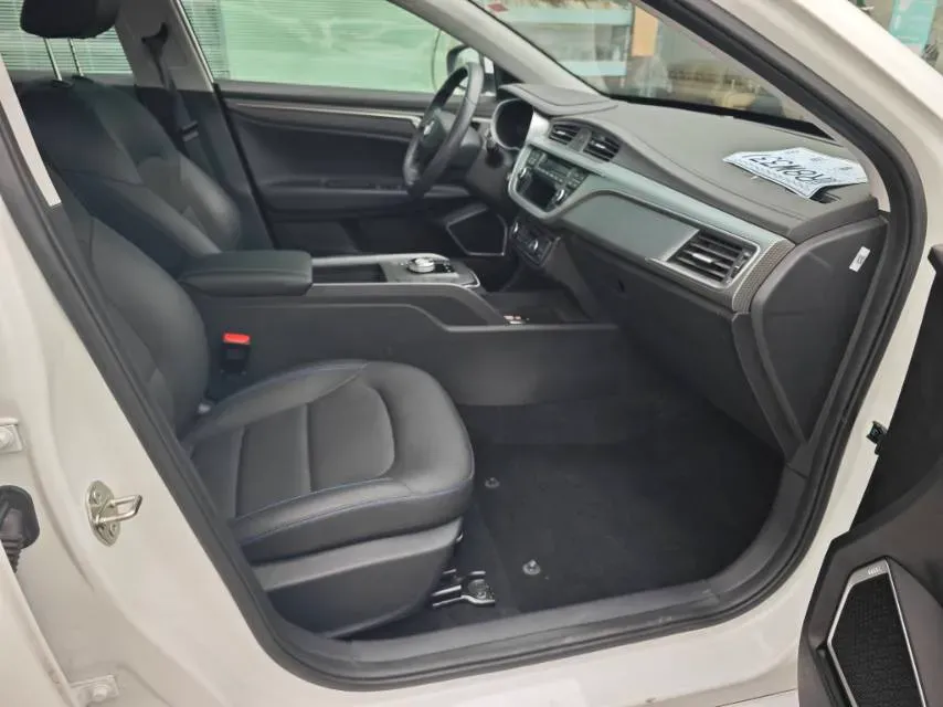 2022 Livan Maple 60s BEV 51.8KWH,autocango,china used car exporter,china ev exporter,chinese used car exporter,chinese used ev exporter