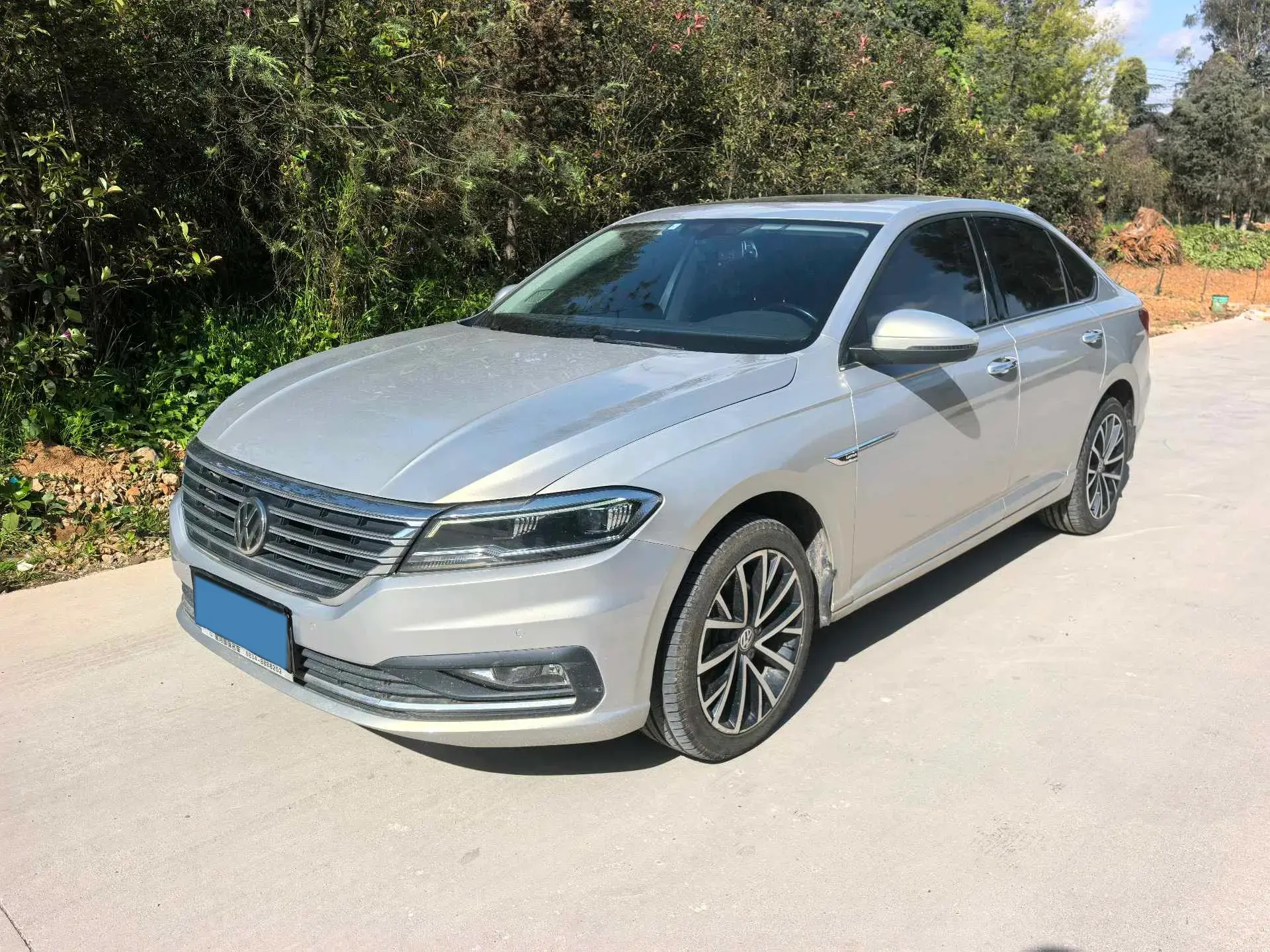 2019 VOLKSWAGEN LAVIDA view 1