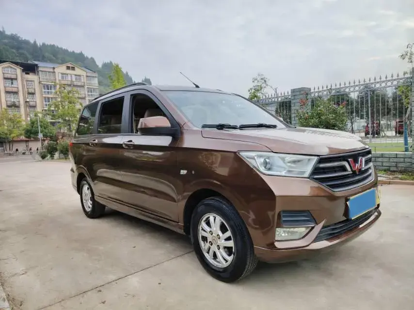 2018 WULING HONGGUANG thumbnail 2