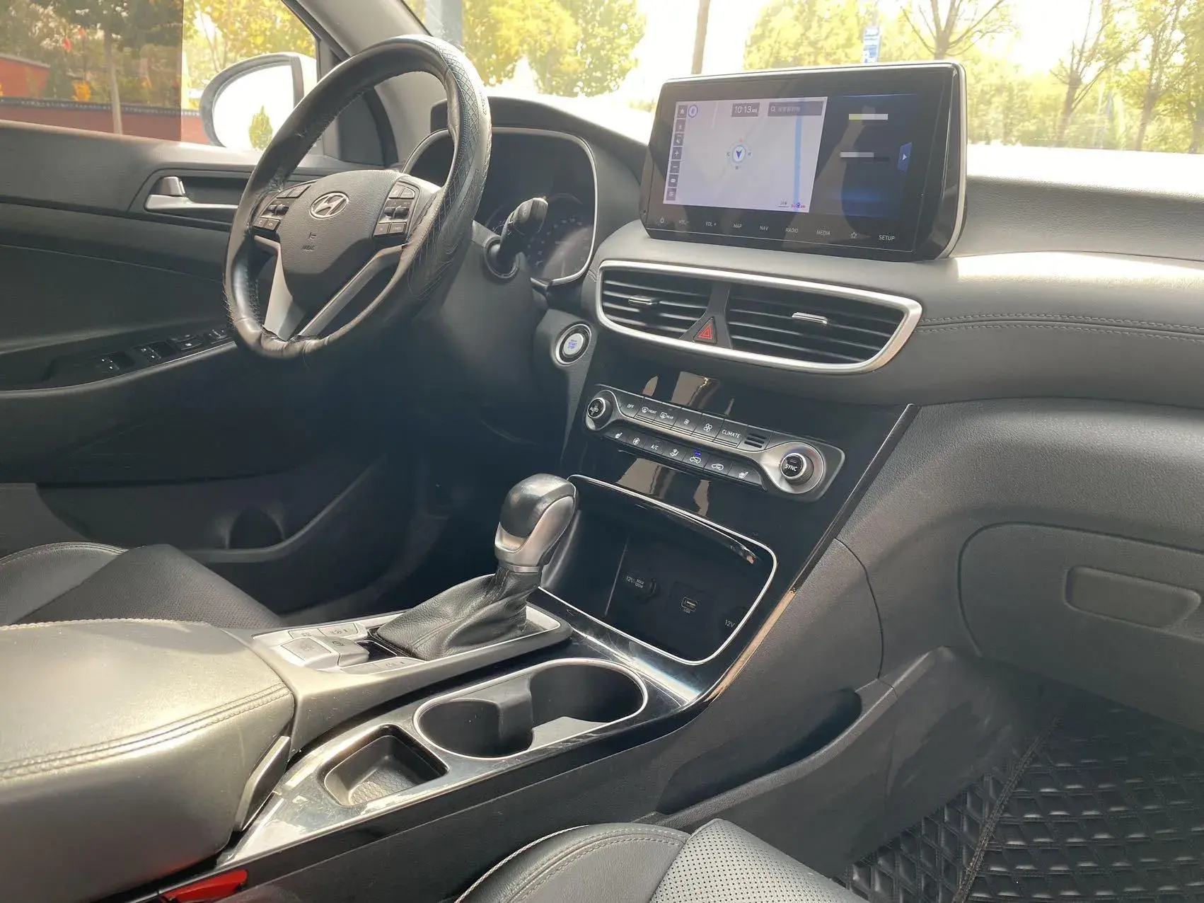 2020 HYUNDAI TUCSON thumbnail 4