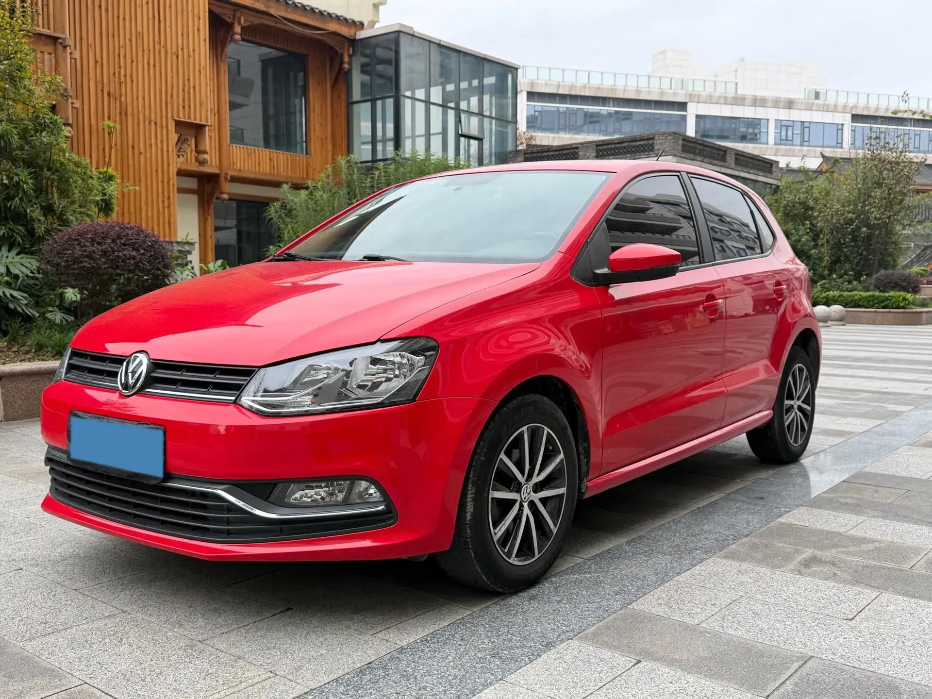 2018 VOLKSWAGEN POLO view 1