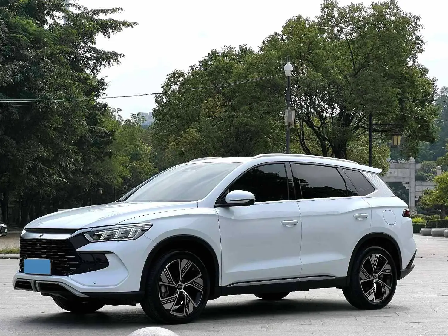 2023 BYD SONG view 1