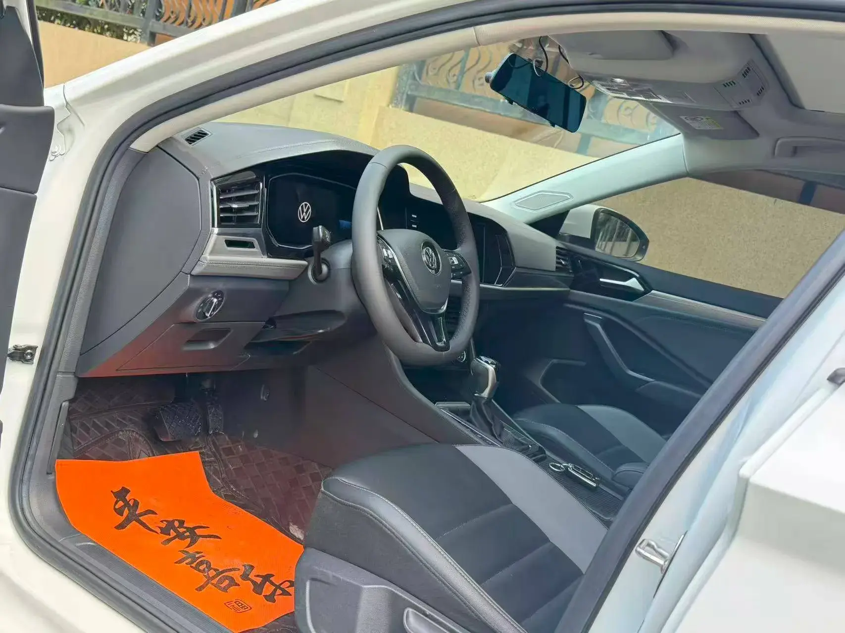 2020 VOLKSWAGEN SAGITAR thumbnail 3