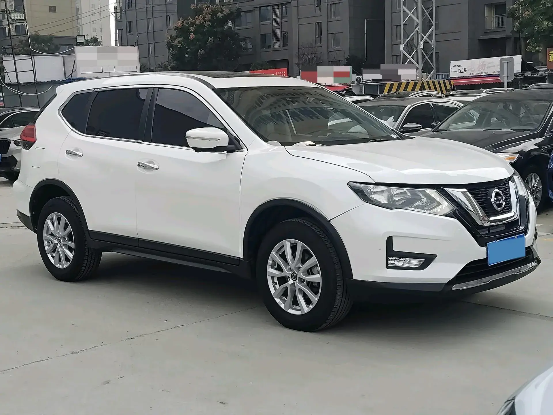 2021 NISSAN X-TRAIL thumbnail 3