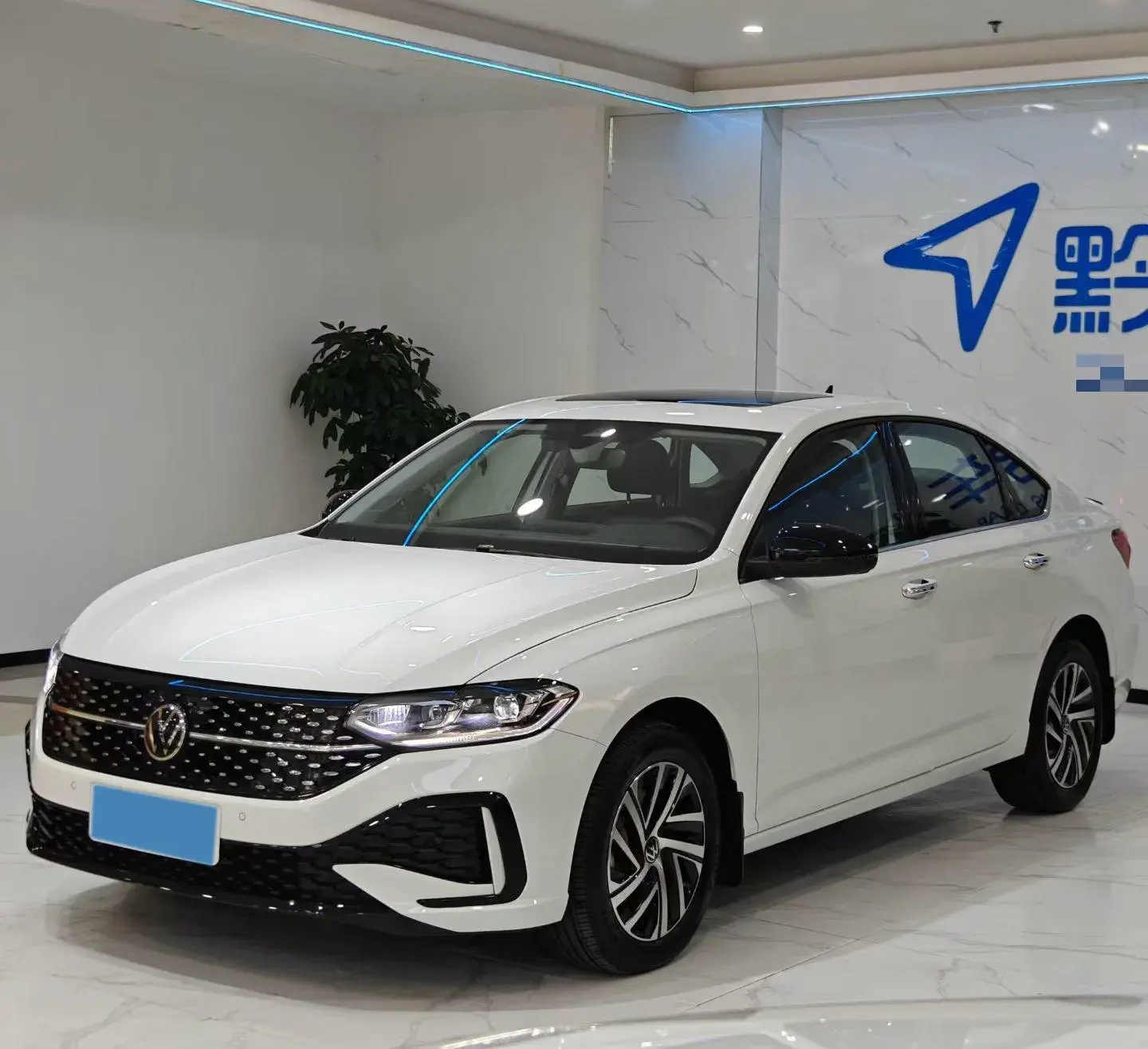 2024 VOLKSWAGEN LAVIDA view 1