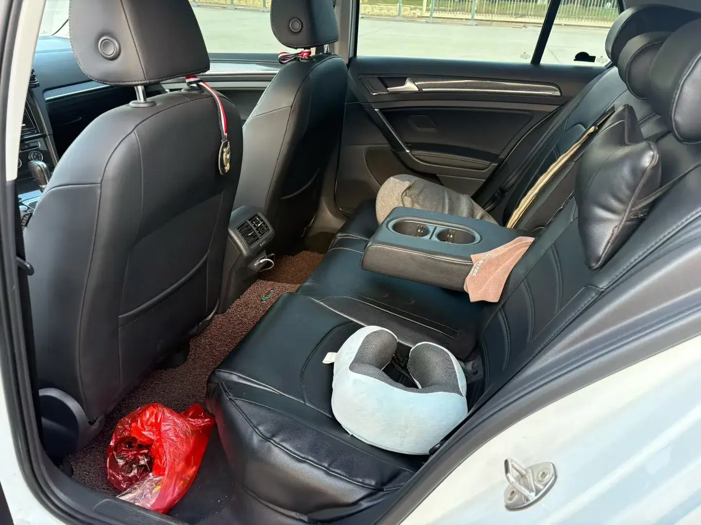 2019 VOLKSWAGEN GOLF thumbnail 4