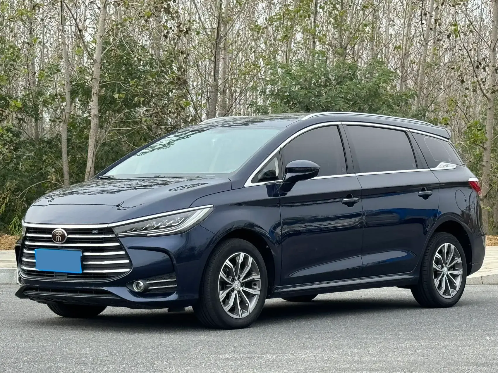 2019 BYD SONG view 1