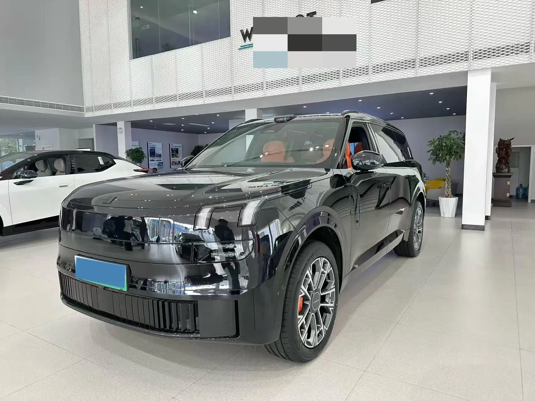 2025 LYNK&CO 900 view 1