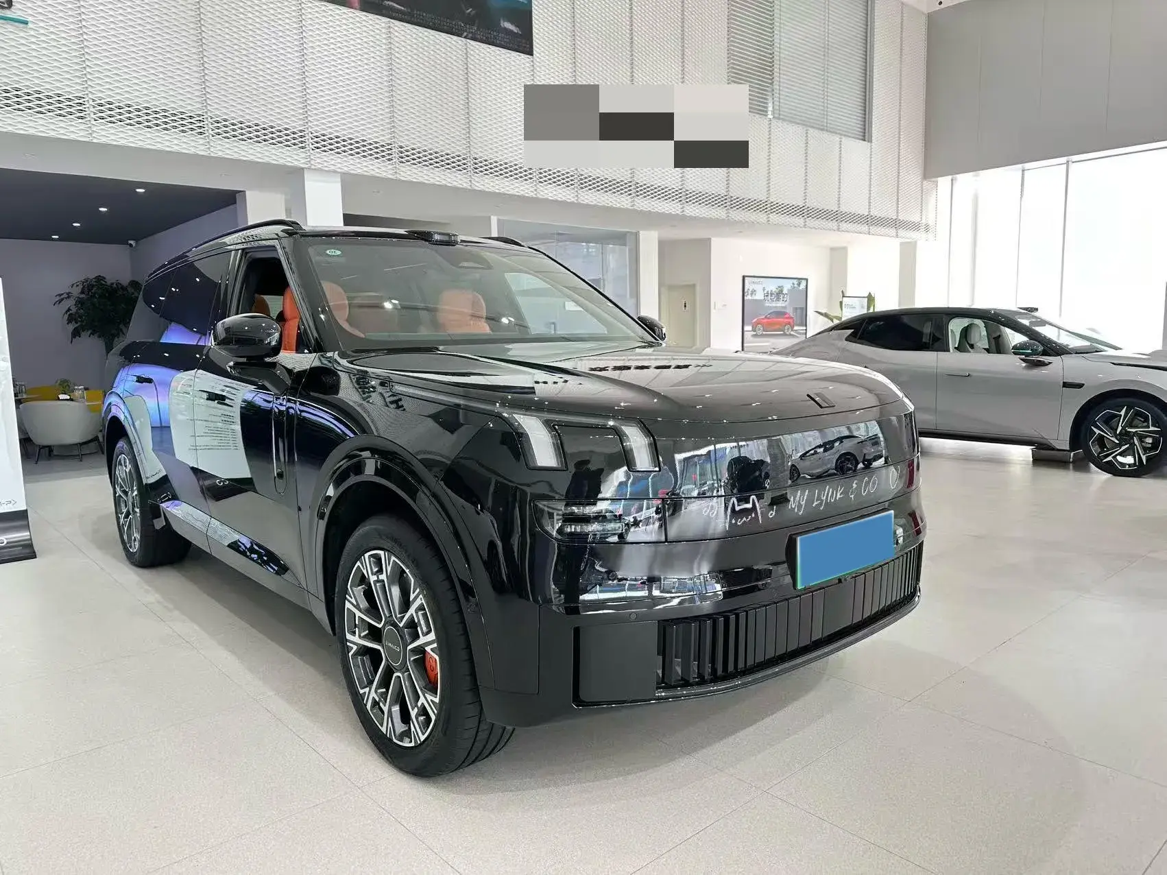 2025 LYNK&CO 900 thumbnail 3