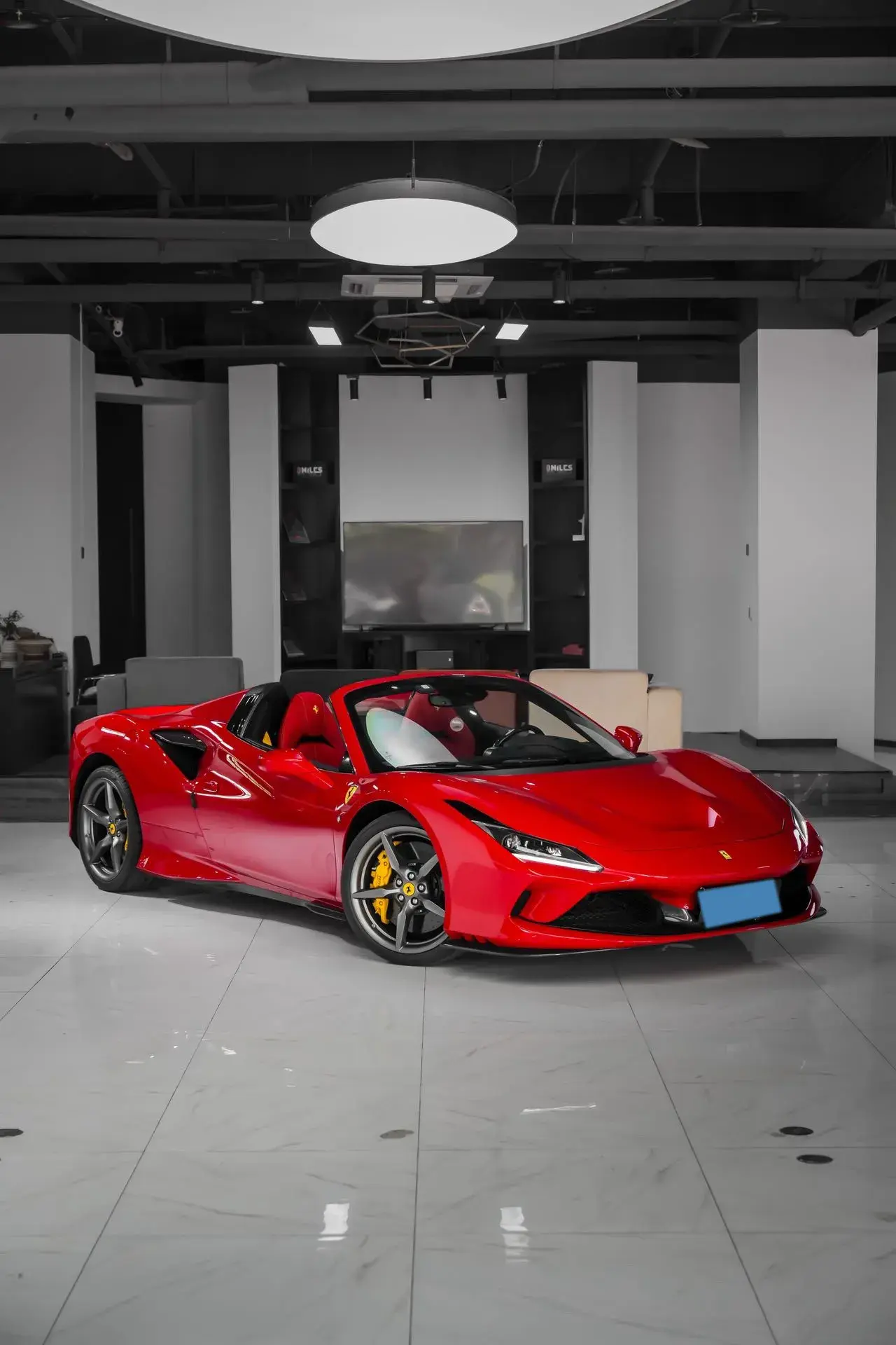 2019 FERRARI F8 thumbnail 3