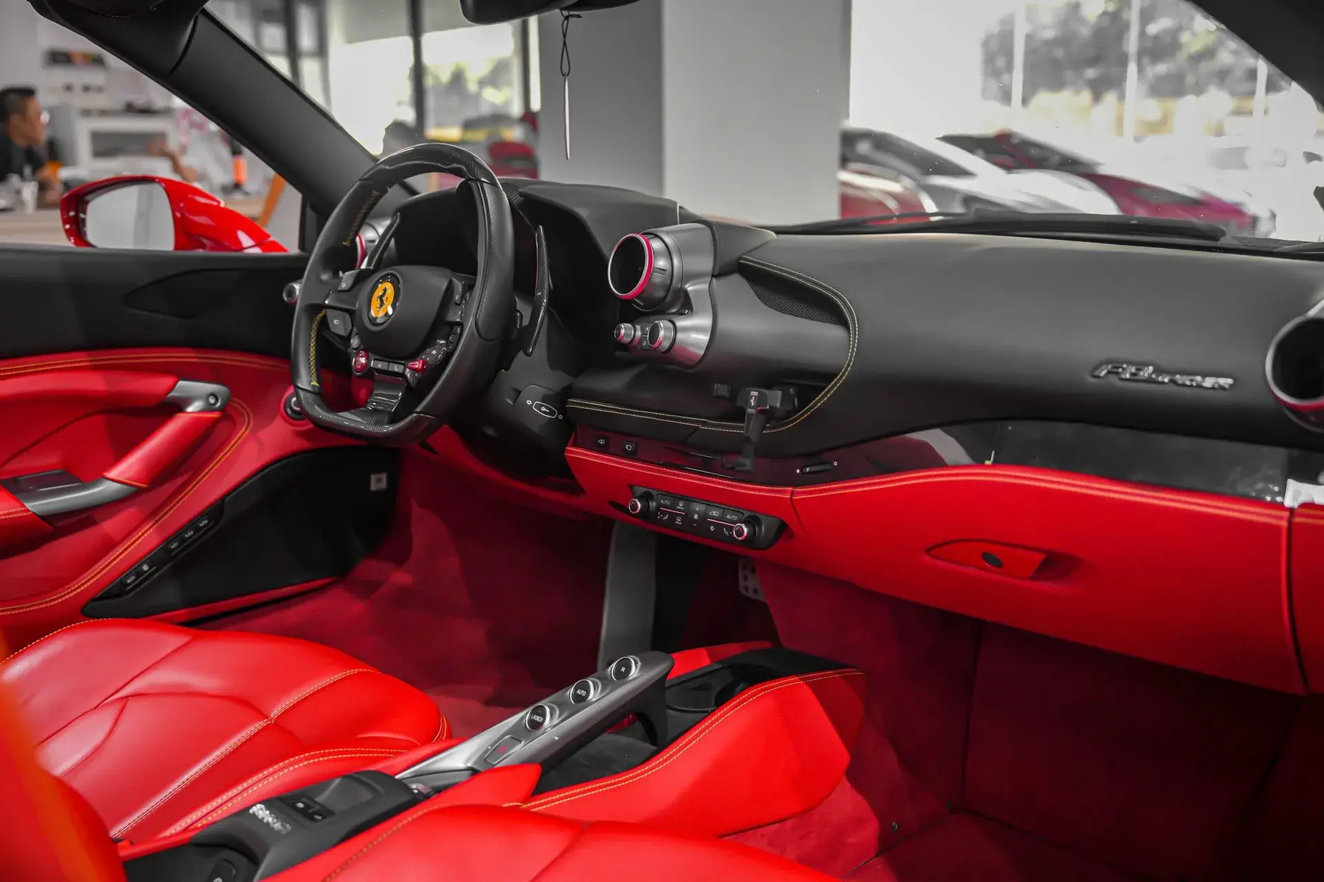 2019 FERRARI F8 thumbnail 4