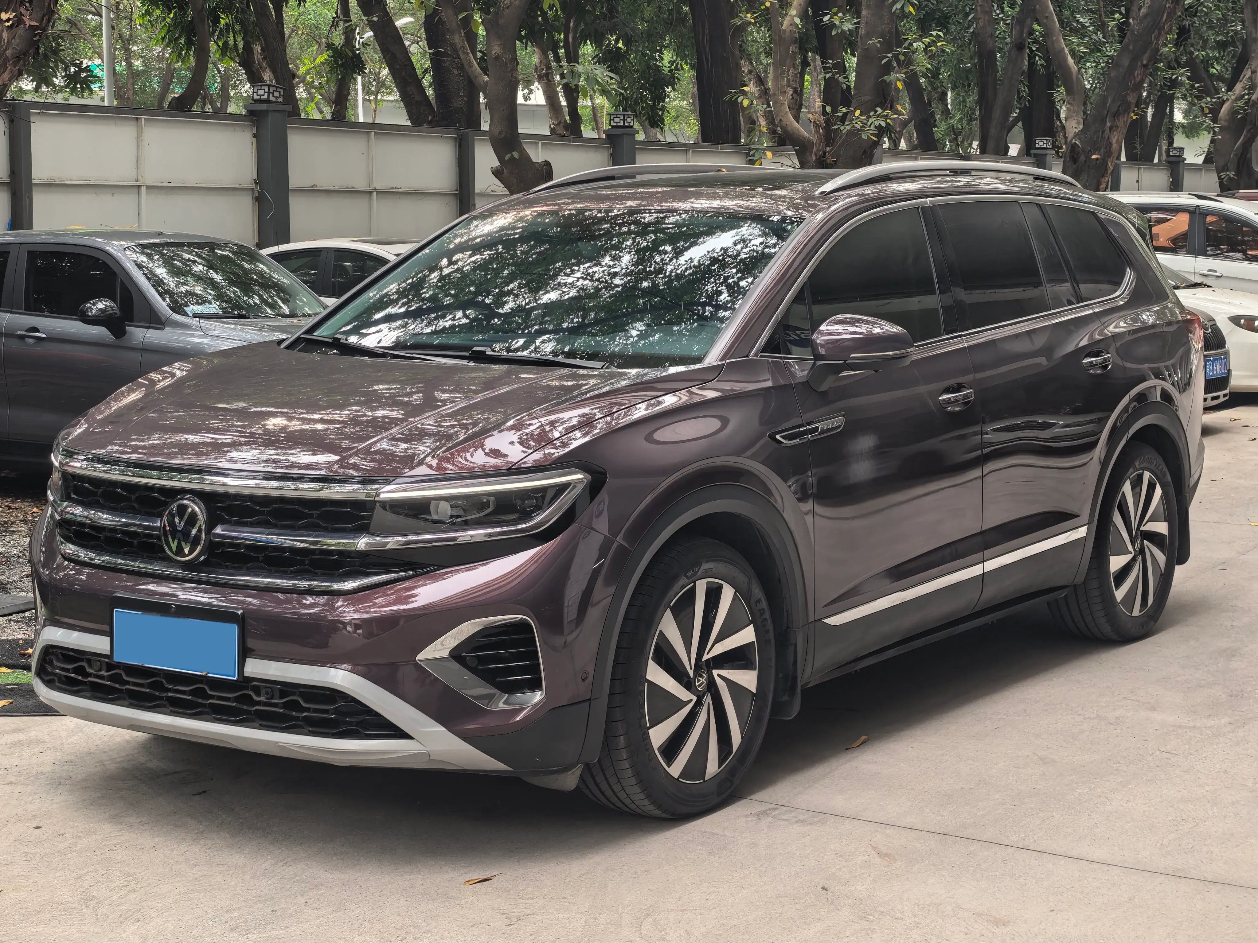 2021 VOLKSWAGEN TALAGON view 1