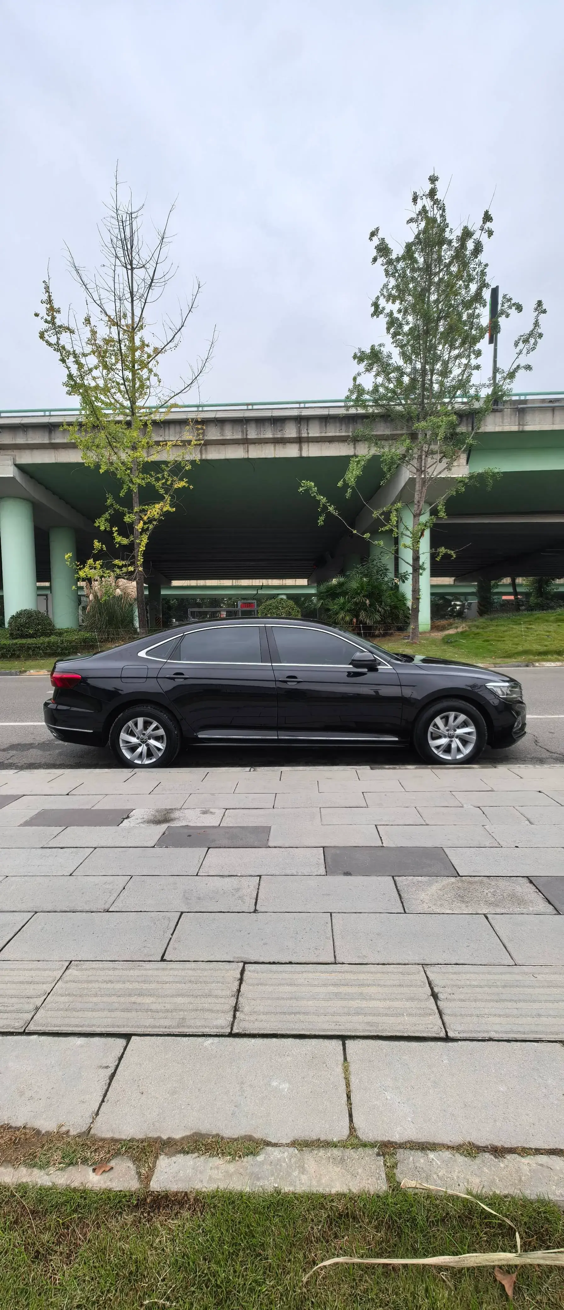 2020 VOLKSWAGEN PASSAT thumbnail 4