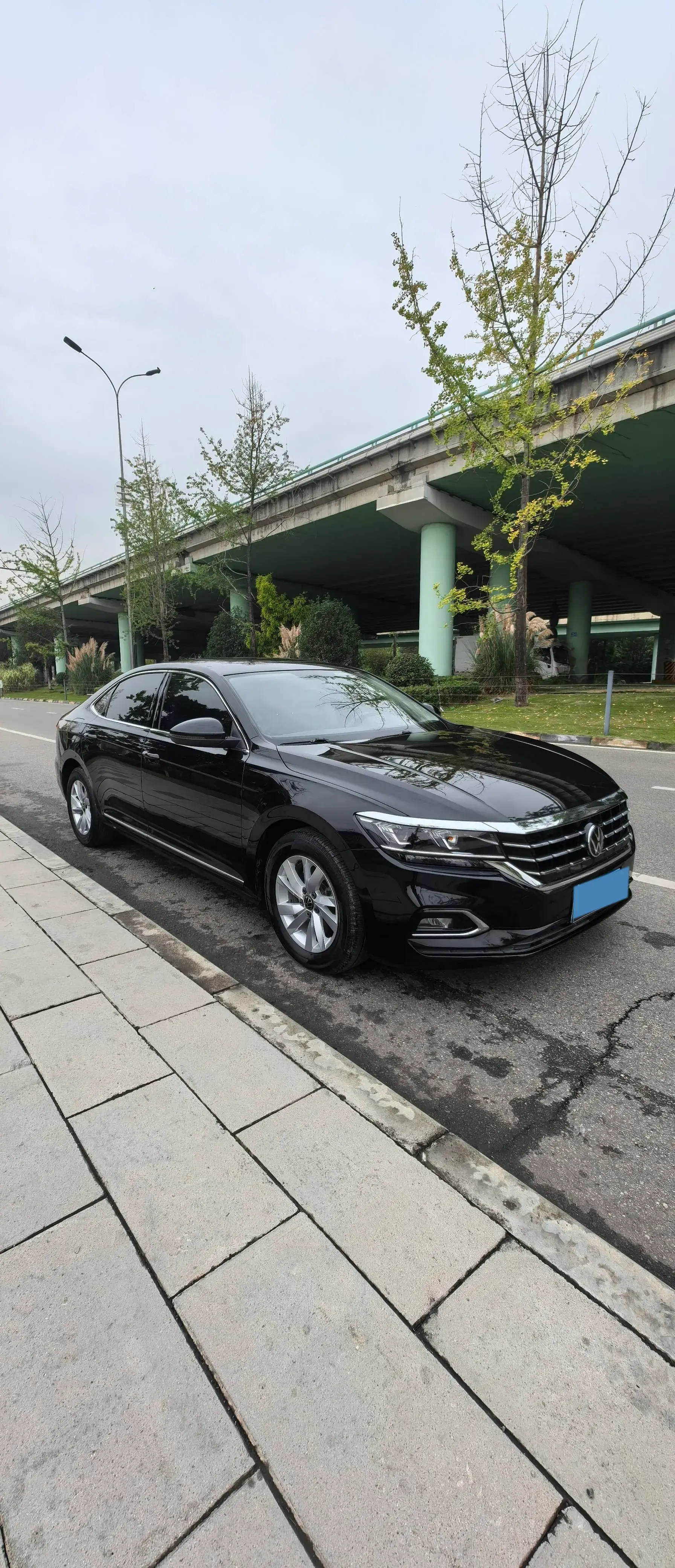 2020 VOLKSWAGEN PASSAT thumbnail 3