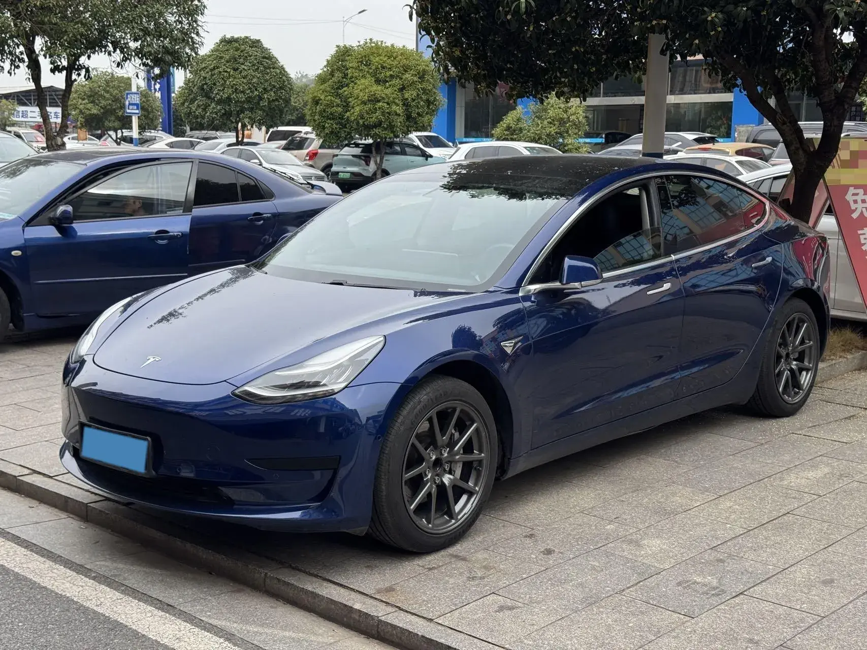 2020 TESLA MODEL view 1