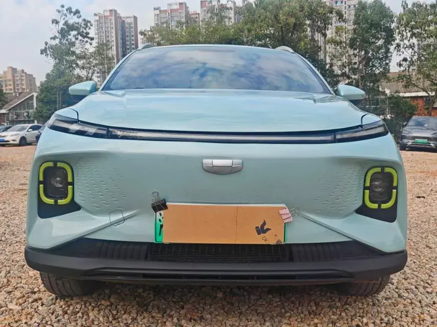 2022 GEOMETRY E thumbnail 2