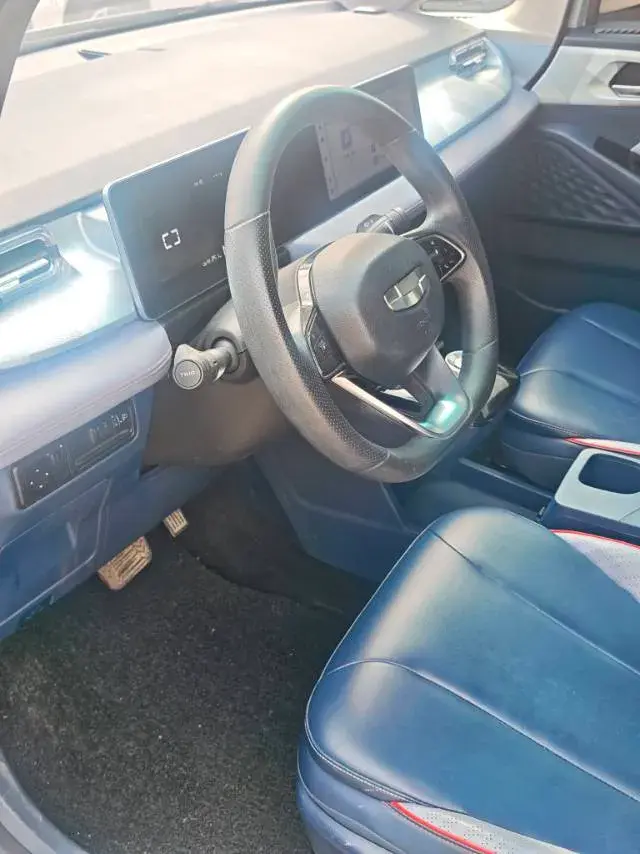 2022 GEOMETRY E thumbnail 4