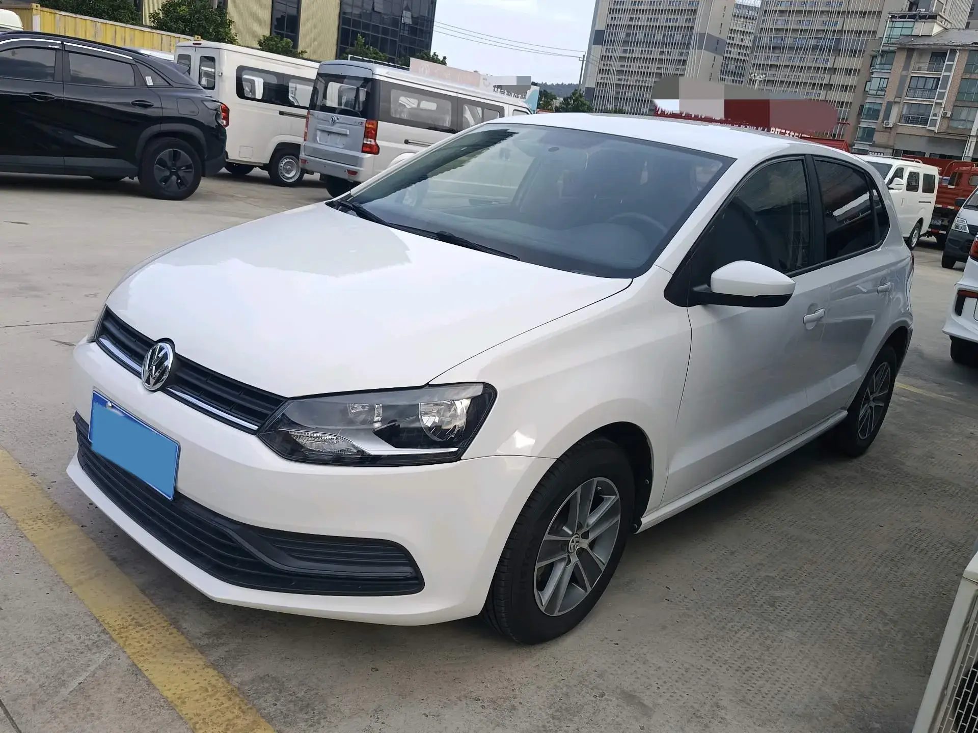 2018 VOLKSWAGEN POLO view 1
