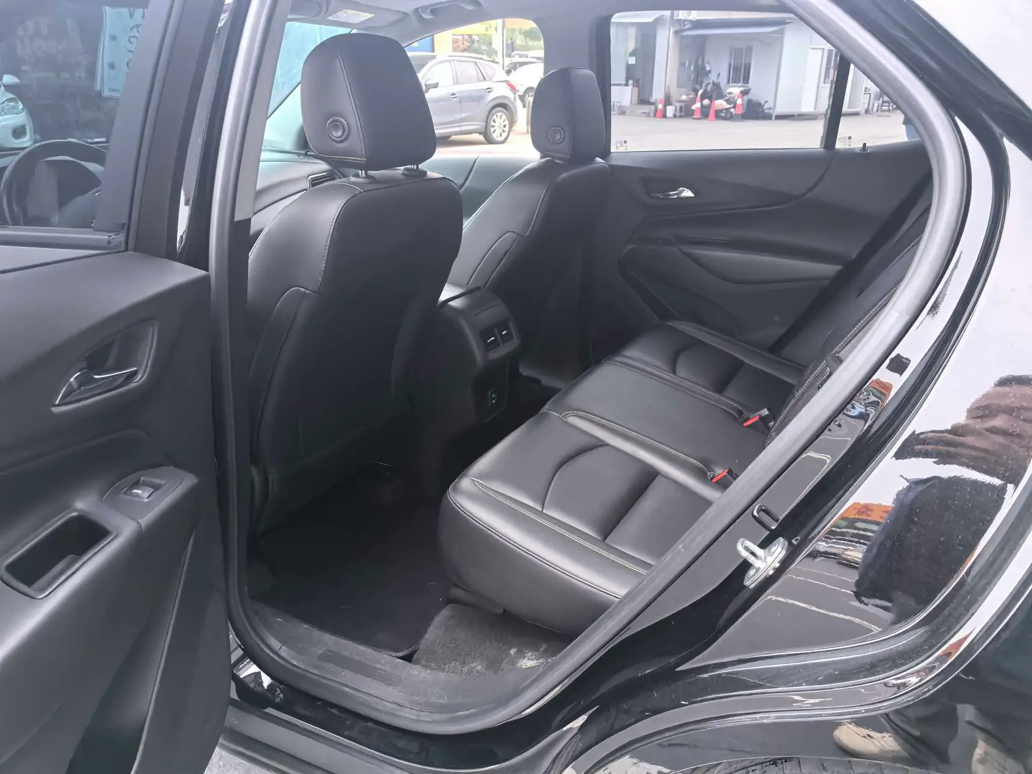 2021 CHEVROLET EQUINOX thumbnail 3