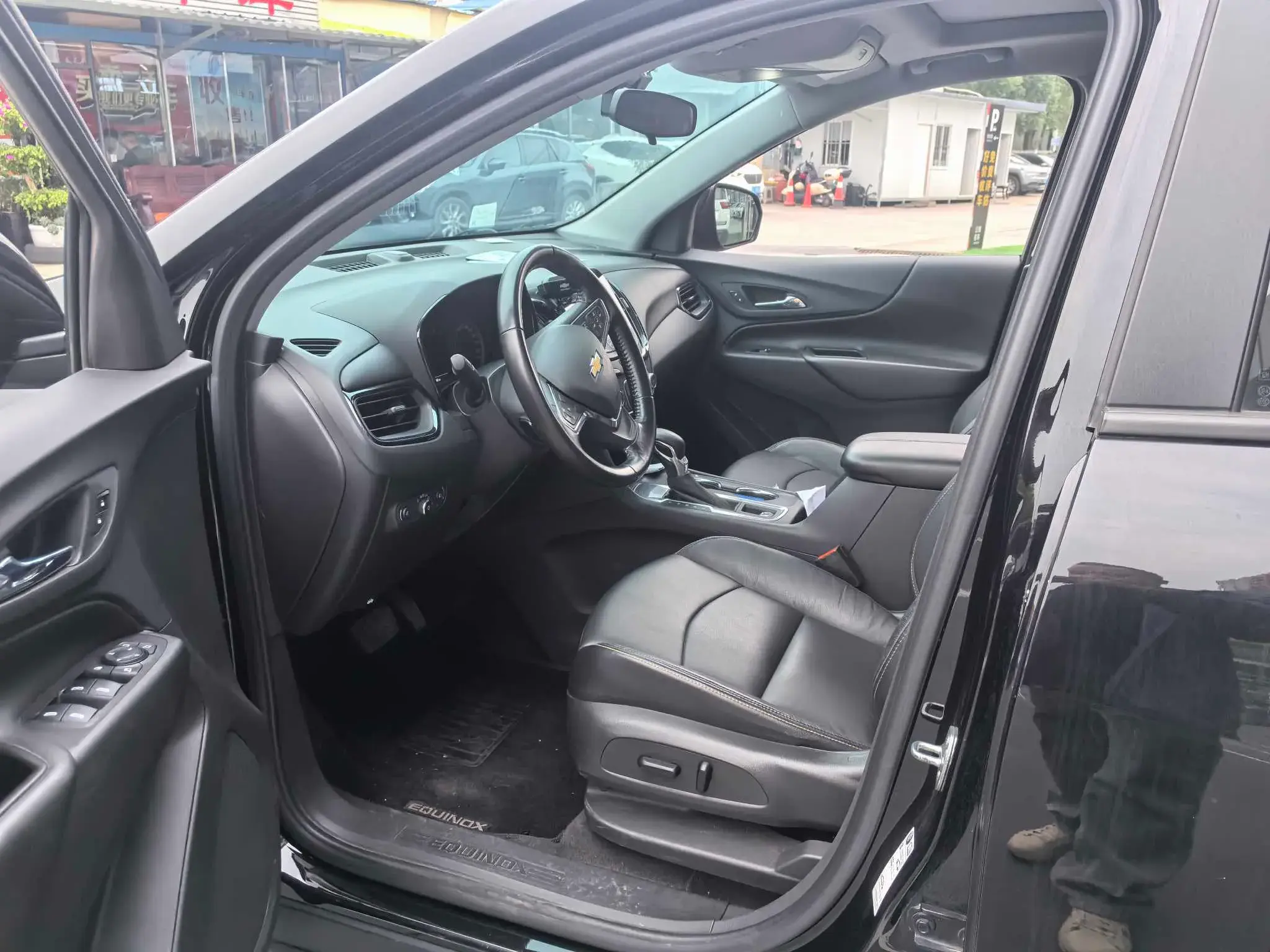 2021 CHEVROLET EQUINOX thumbnail 2