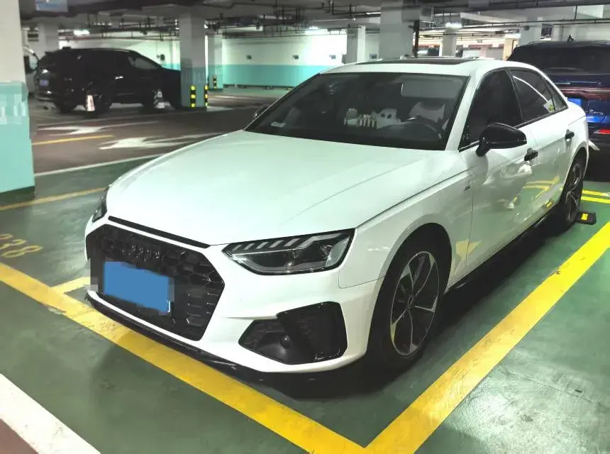 2022 AUDI A4L view 1