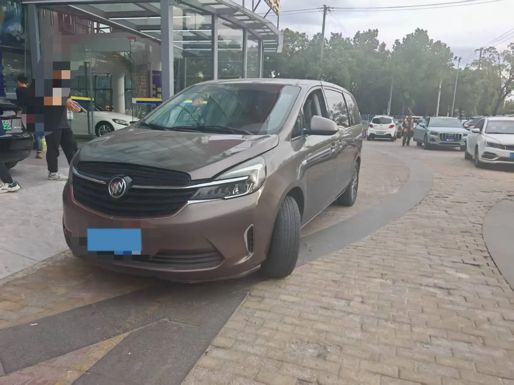 2021 BUICK GL8 view 1