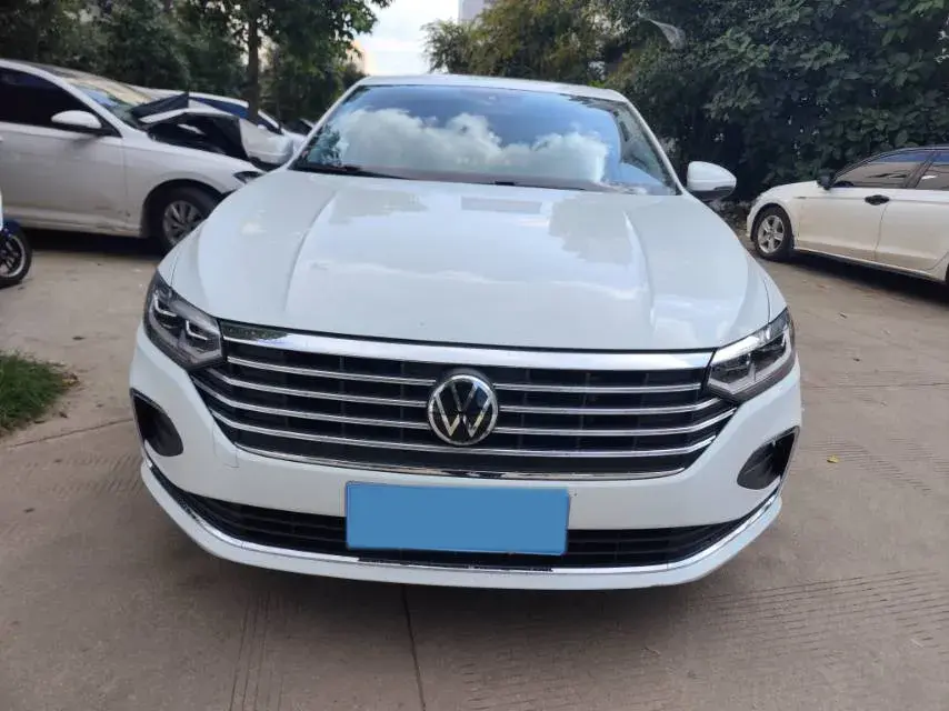 2023 VOLKSWAGEN LAVIDA thumbnail 2