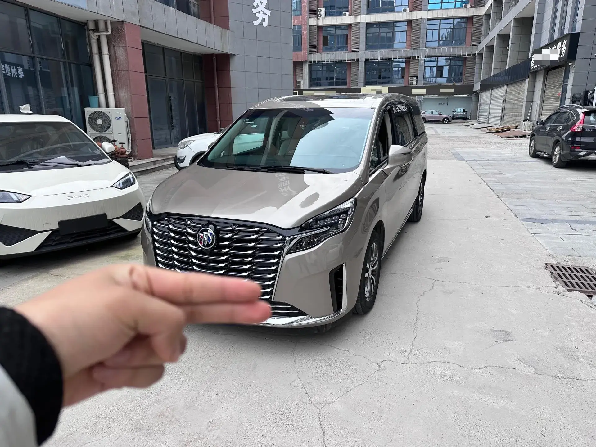 2023 BUICK GL8 view 1