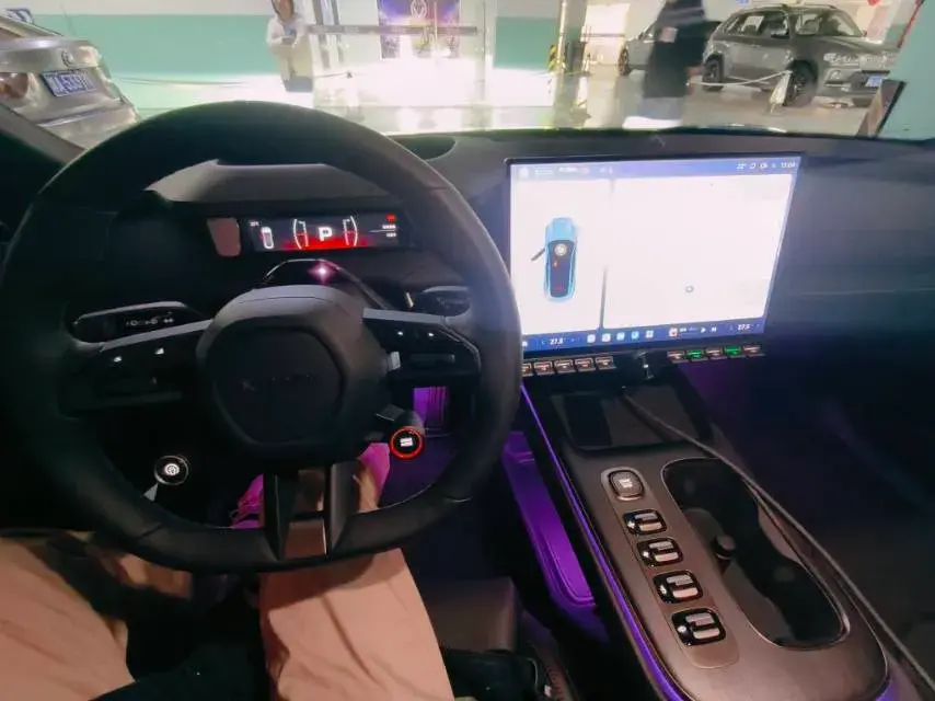 2024 MI SU7 thumbnail 3