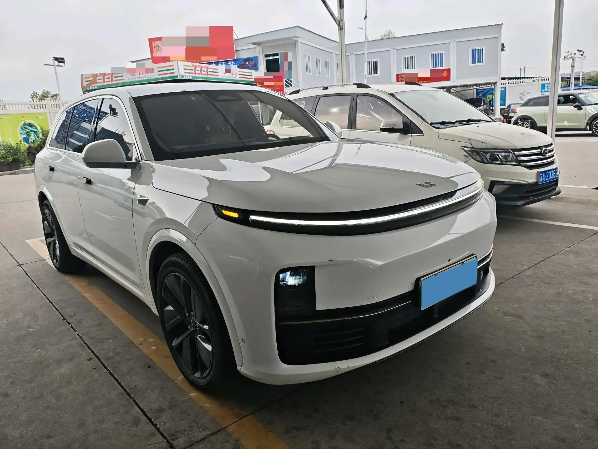 2023 LI L7 thumbnail 3