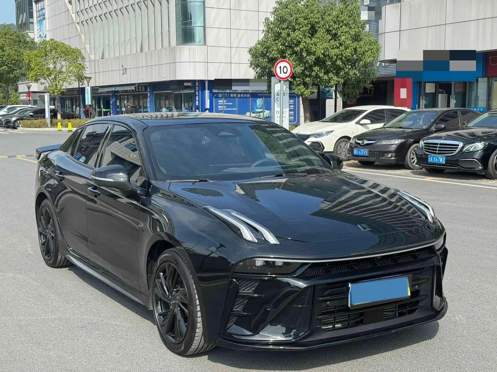 2023 LYNK&CO 03 thumbnail 3