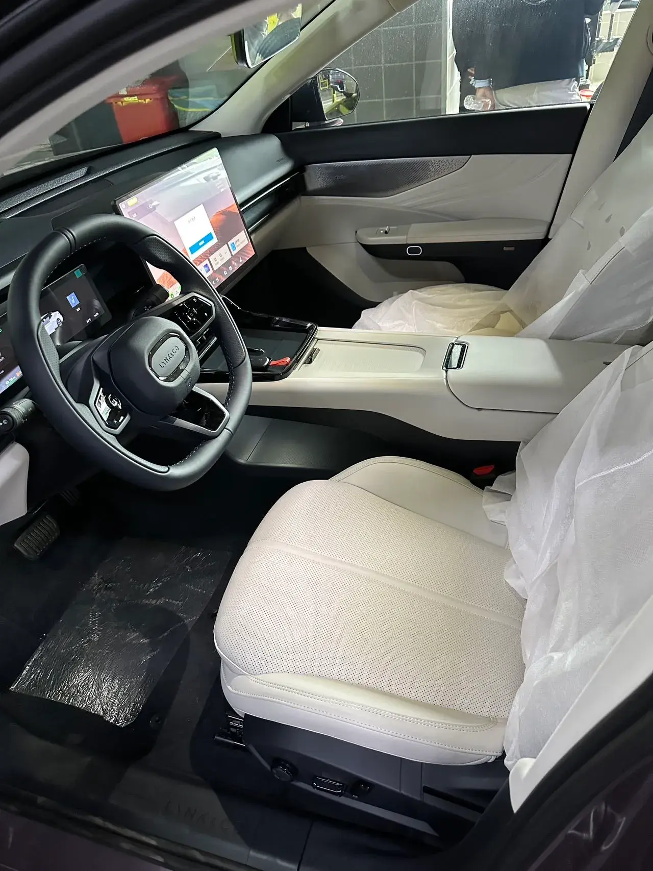 2023 LYNK&CO 07 thumbnail 3