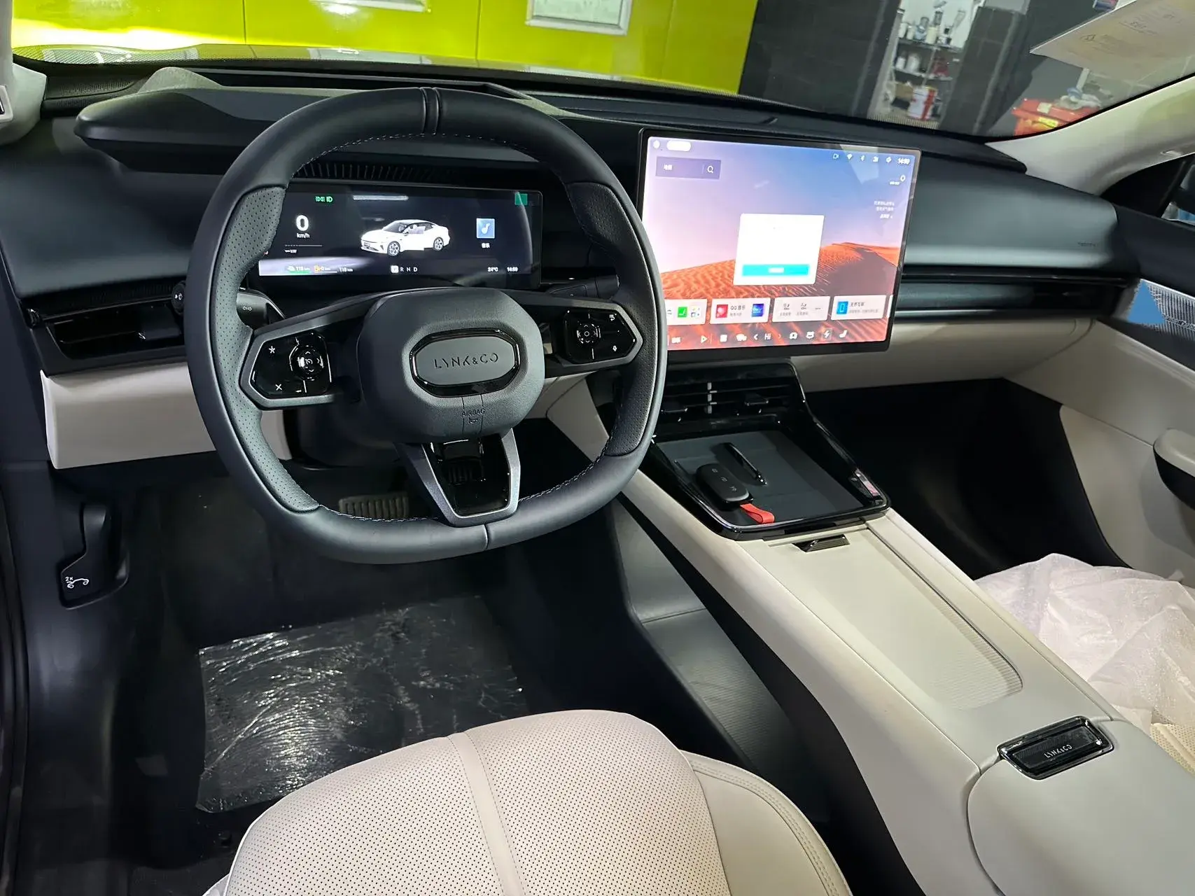 2023 LYNK&CO 07 thumbnail 4