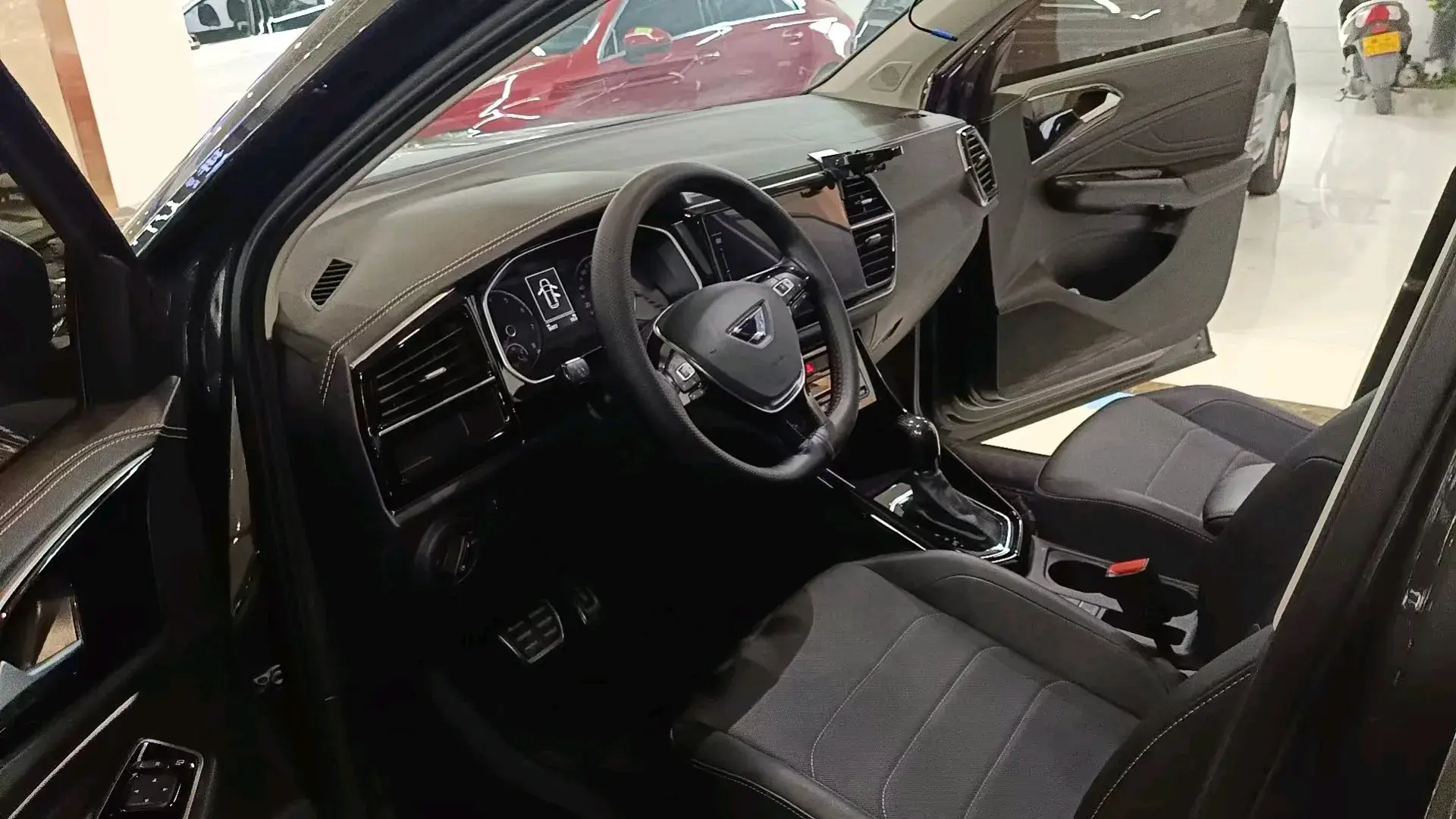 2021 JETTA VS7 thumbnail 3