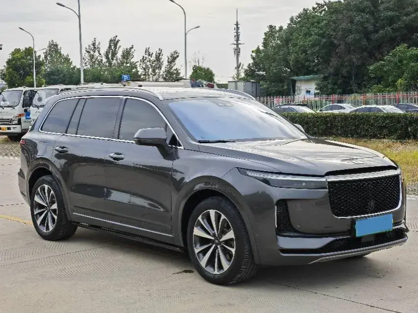 2020 LI ONE thumbnail 2