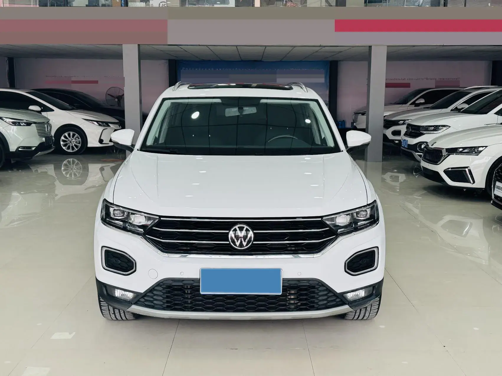 2022 VOLKSWAGEN T-ROC thumbnail 2