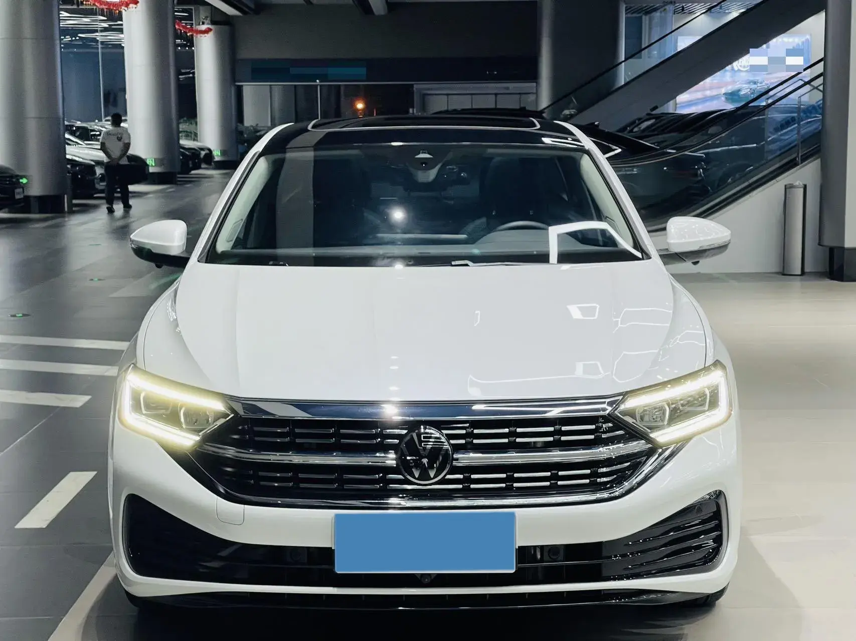 2023 VOLKSWAGEN SAGITAR thumbnail 2