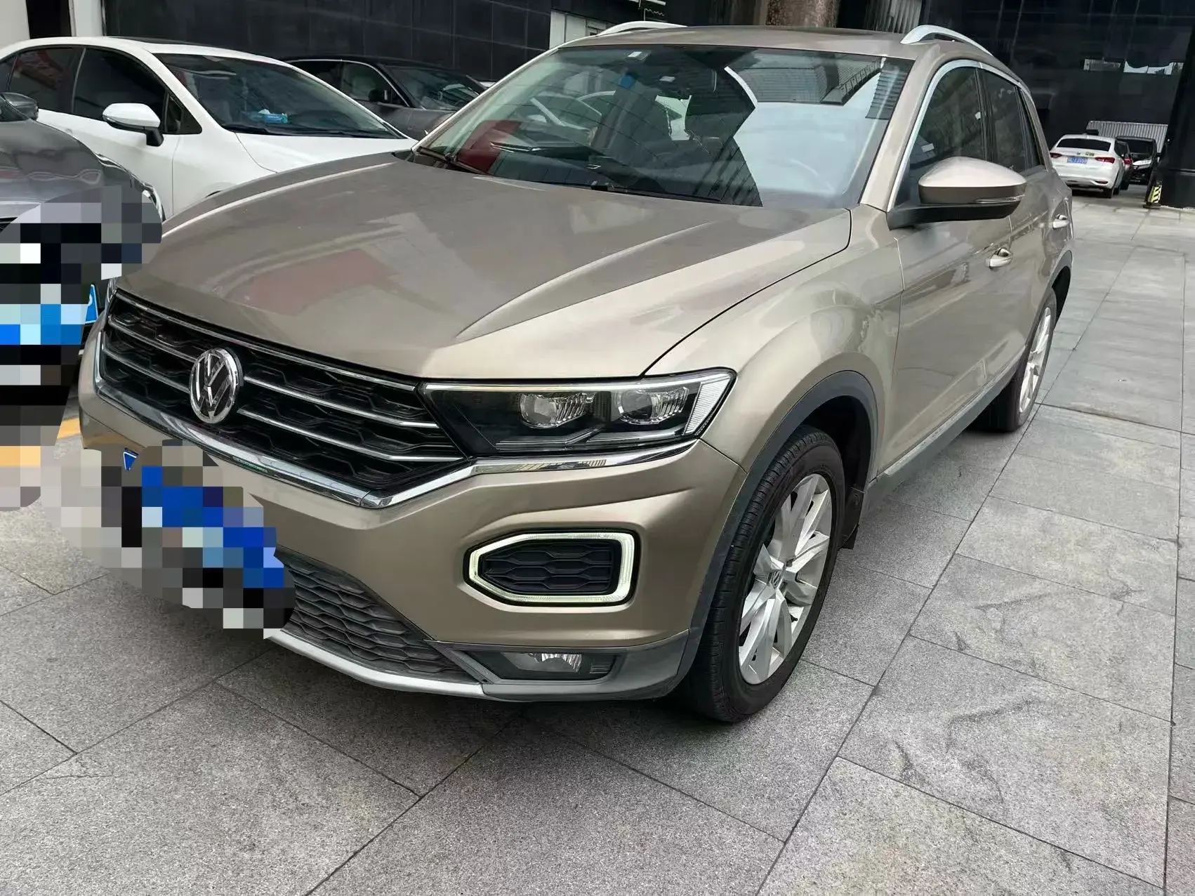 2019 VOLKSWAGEN T-ROC view 1